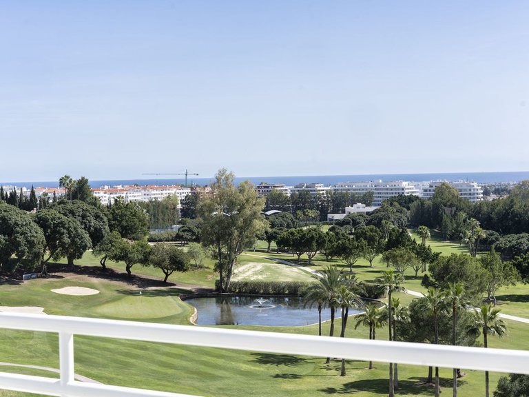 Penthouse for Sale in Nueva Andalucia, Malaga 3