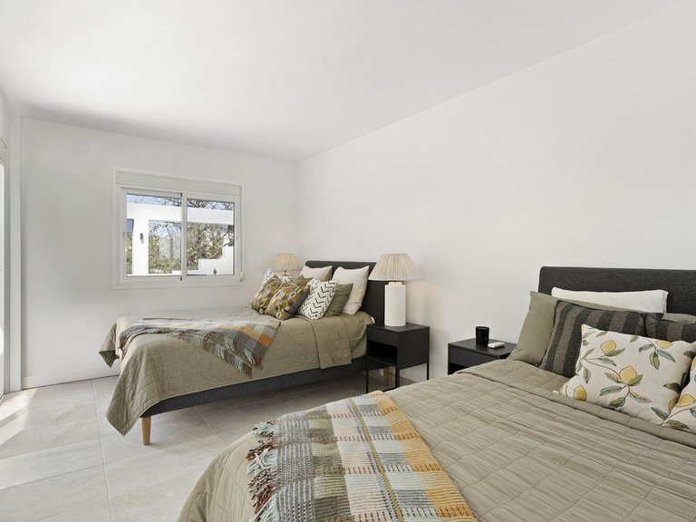 Penthouse for Sale in Nueva Andalucia, Malaga 19