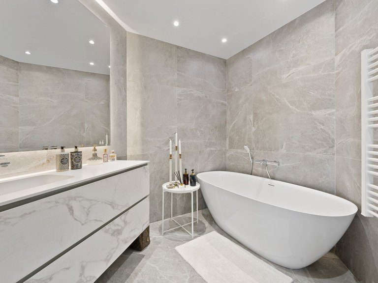 Penthouse for Sale in Nueva Andalucia, Malaga 28