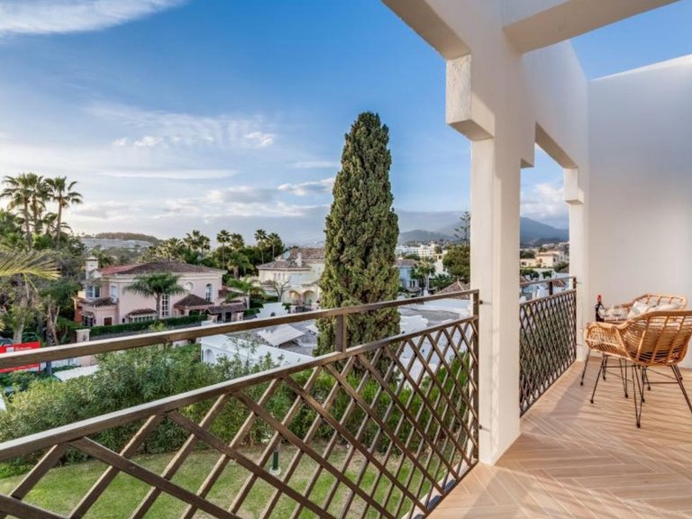 Town House for Sale in Nueva Andalucia, Malaga 9
