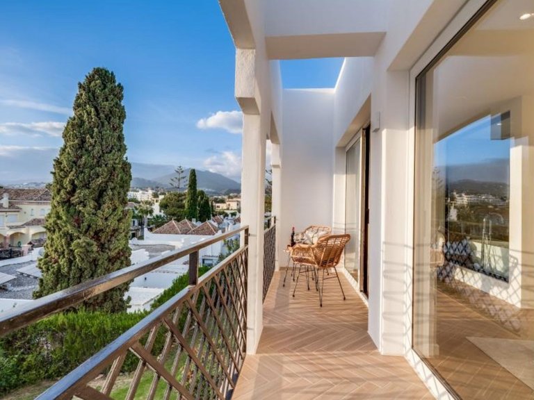 Town House for Sale in Nueva Andalucia, Malaga 25