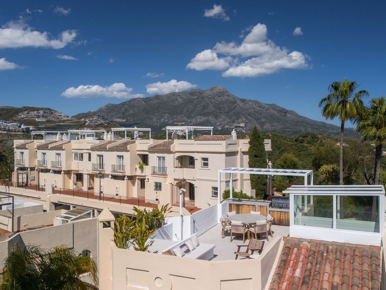 Town House for Sale in Benahavis, Malaga 45