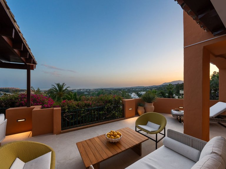 Apartment for Sale in Nueva Andalucia, Malaga 1