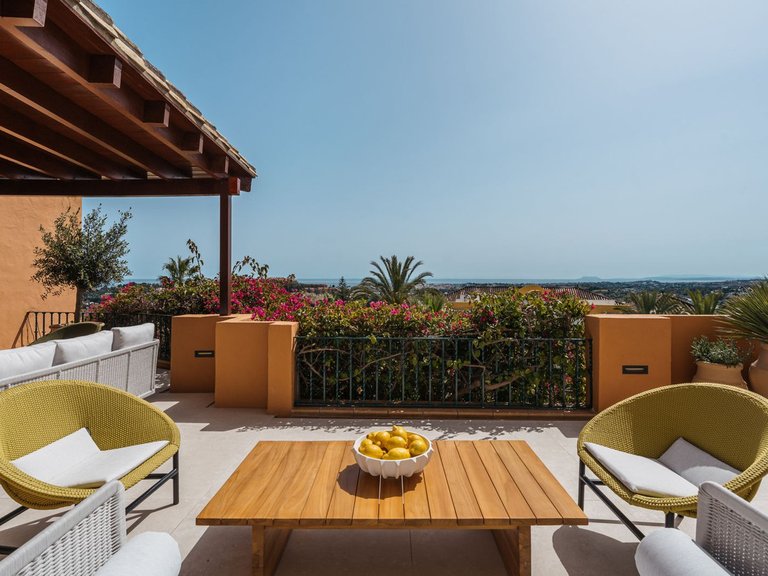 Apartment for Sale in Nueva Andalucia, Malaga 10