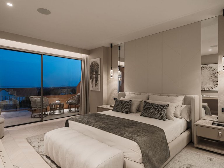 Apartment for Sale in Nueva Andalucia, Malaga 24