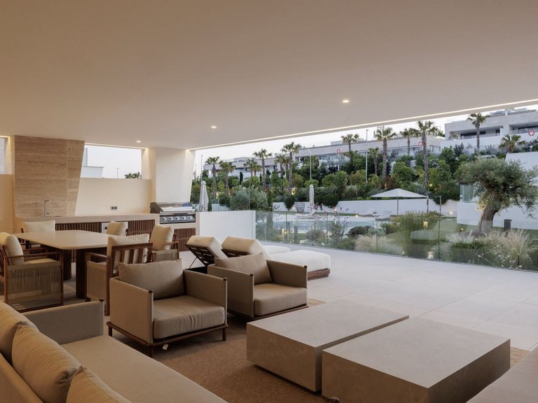 Apartment for Sale in Marbella Golden Mile, Malaga 2