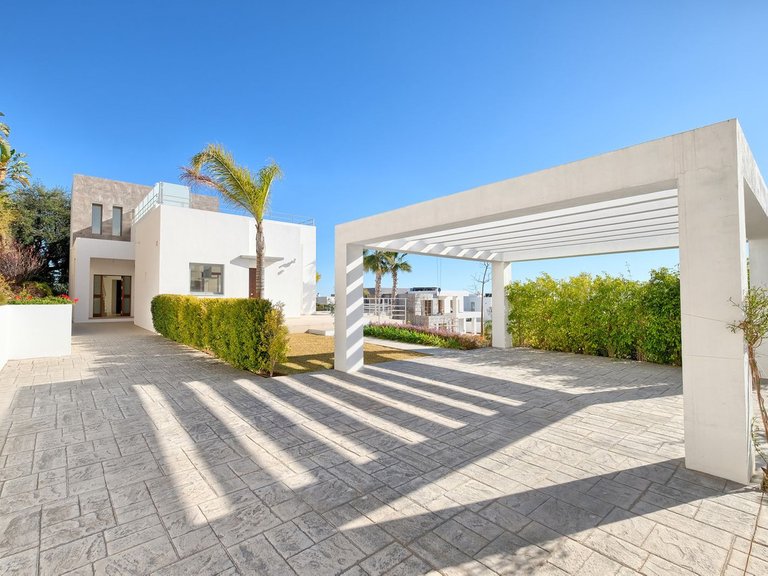 Villa for Sale in Benahavis, Malaga 9