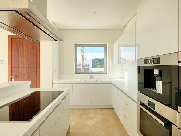 Villa for Sale in Benahavis, Malaga 15