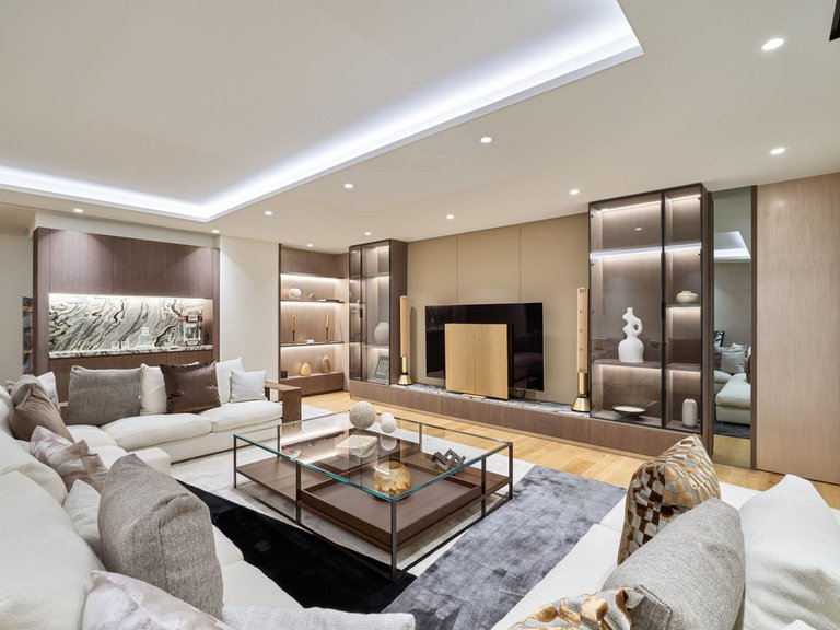 Apartment for Sale in Marbella Golden Mile, Malaga 1