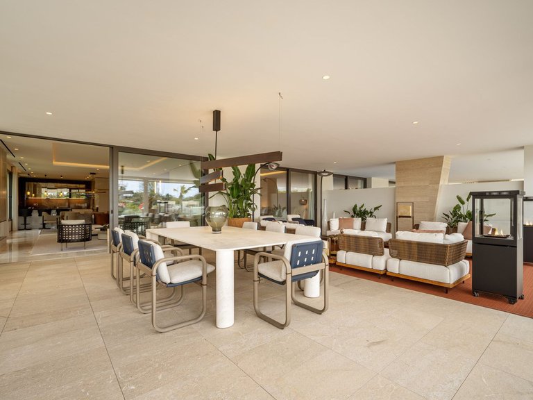 Apartment for Sale in Marbella Golden Mile, Malaga 2