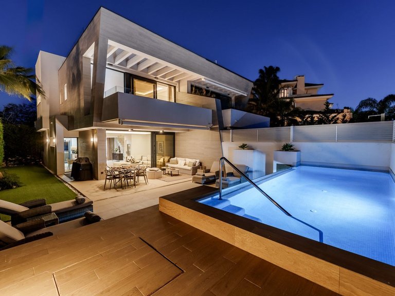Town House for Sale in Puerto Banus, Malaga 21