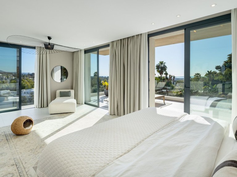 Villa for Sale in Nueva Andalucia, Malaga 14