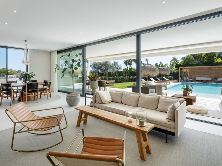 Villa for Sale in Nueva Andalucia, Malaga 28