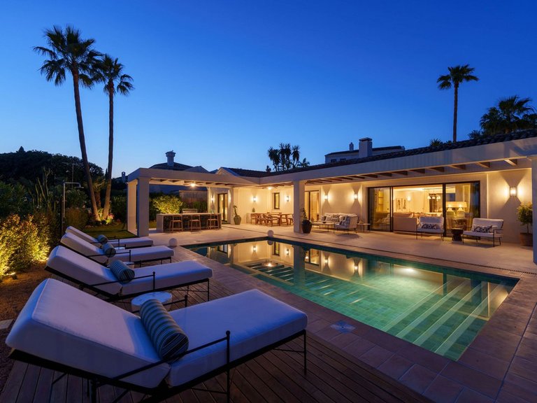 Villa for Sale in Nueva Andalucia, Malaga 18