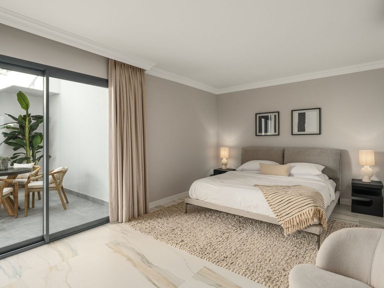 Villa for Sale in Marbella Golden Mile, Malaga 13