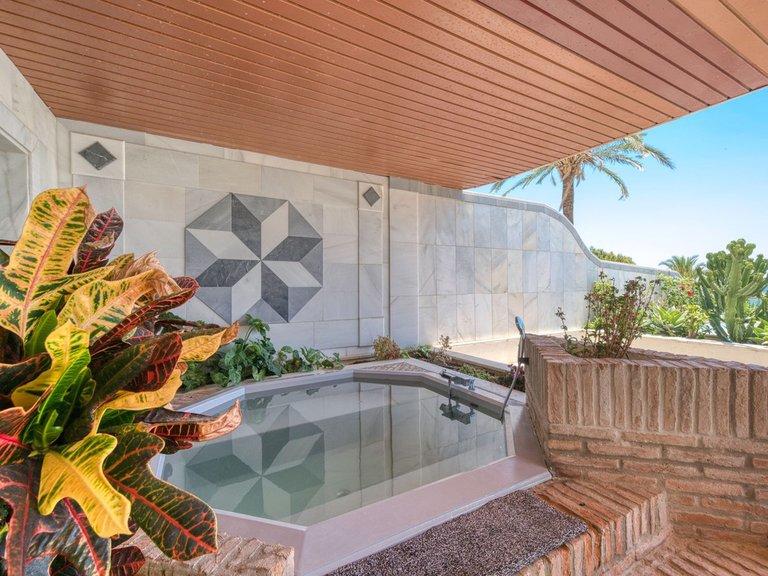 Apartment for Sale in Puerto Banus, Malaga 4