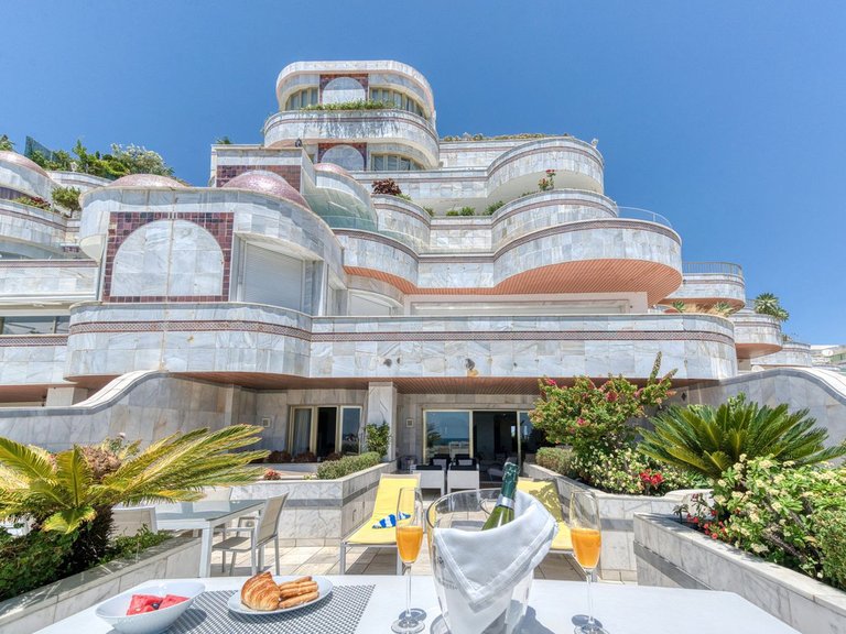 Apartment for Sale in Puerto Banus, Malaga 5