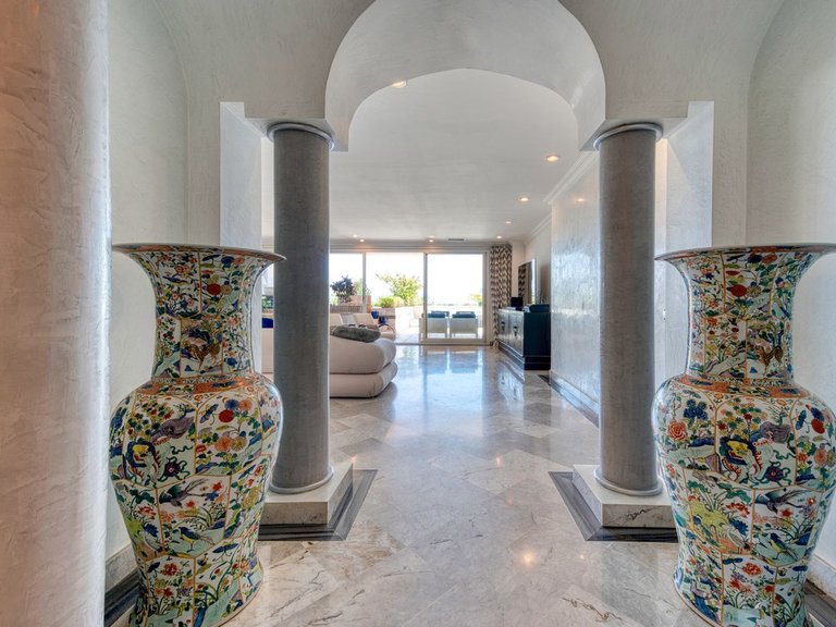 Apartment for Sale in Puerto Banus, Malaga 16