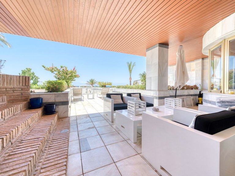 Apartment for Sale in Puerto Banus, Malaga 19
