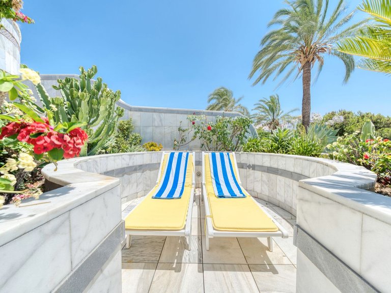 Apartment for Sale in Puerto Banus, Malaga 22
