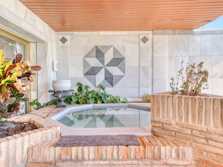 Apartment for Sale in Puerto Banus, Malaga 31