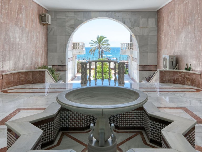 Apartment for Sale in Puerto Banus, Malaga 34