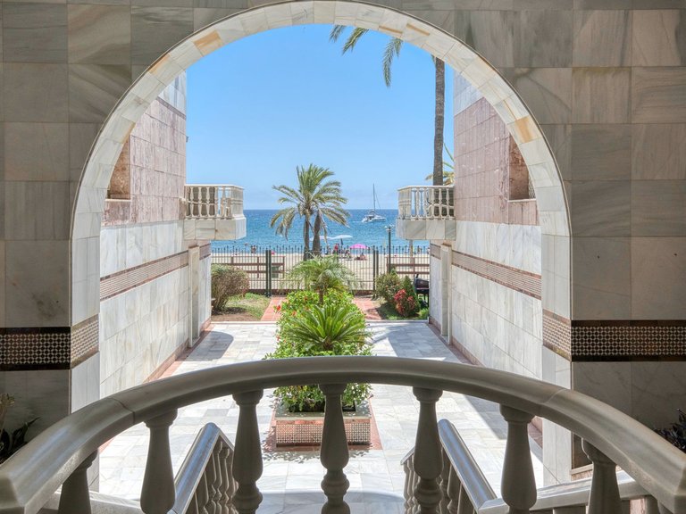 Apartment for Sale in Puerto Banus, Malaga 35