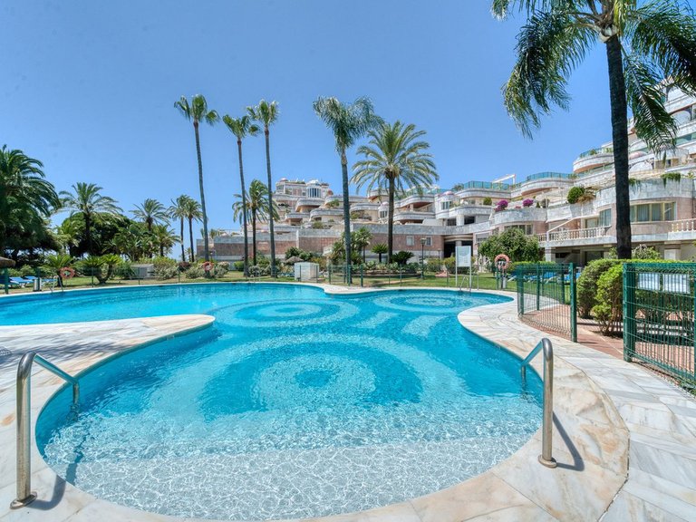 Apartment for Sale in Puerto Banus, Malaga 36