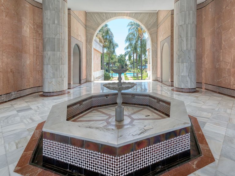 Apartment for Sale in Puerto Banus, Malaga 39