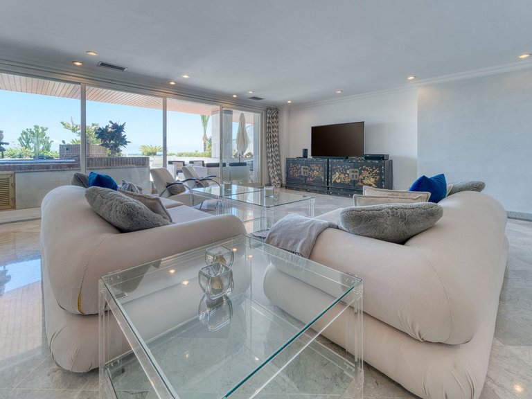 Apartment for Sale in Puerto Banus, Malaga 18