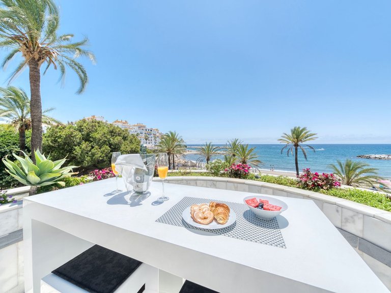 Apartment for Sale in Puerto Banus, Malaga 26