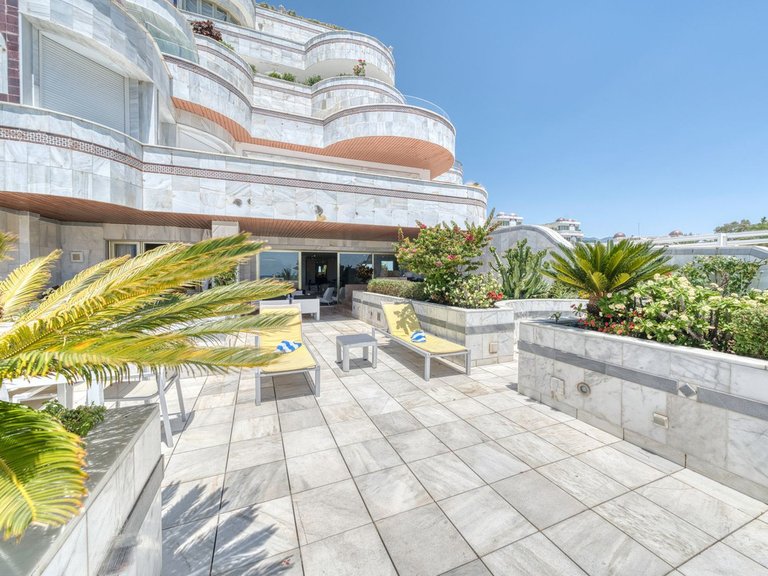 Apartment for Sale in Puerto Banus, Malaga 30