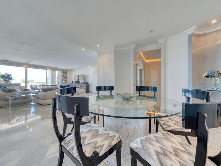 Apartment for Sale in Puerto Banus, Malaga 41