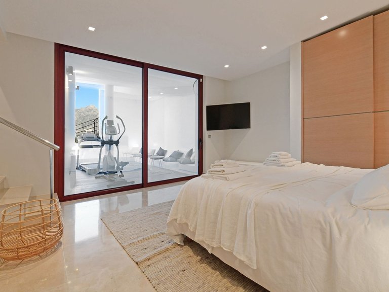 Villa for Sale in Nueva Andalucia, Malaga 7