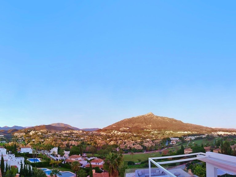 Villa for Sale in Nueva Andalucia, Malaga 37