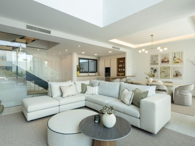 Villa for Sale in Marbella, Malaga 28