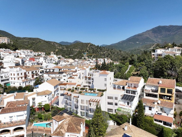 Apartment for Sale in Benahavis, Malaga 15