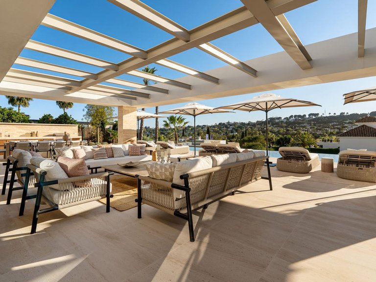 Villa for Sale in Nueva Andalucia, Malaga 4