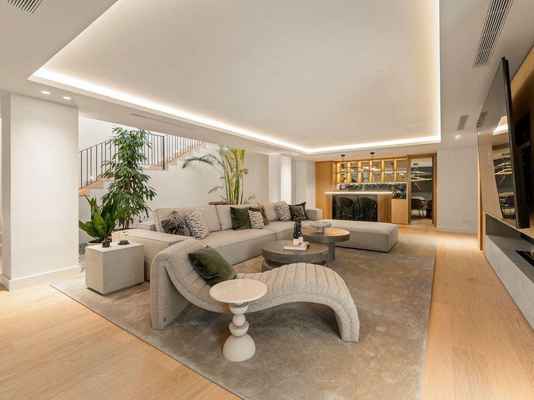 Villa for Sale in Nueva Andalucia, Malaga 6