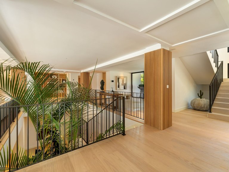 Villa for Sale in Nueva Andalucia, Malaga 10
