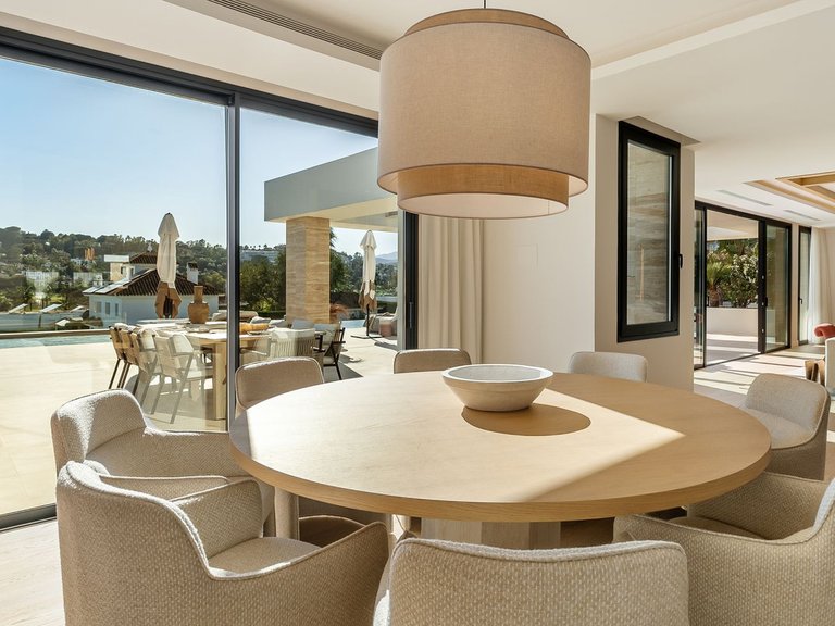 Villa for Sale in Nueva Andalucia, Malaga 16