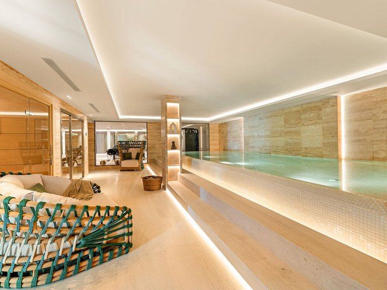 Villa for Sale in Nueva Andalucia, Malaga 24