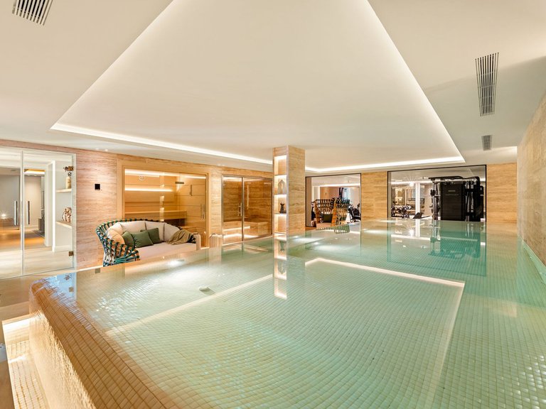 Villa for Sale in Nueva Andalucia, Malaga 25