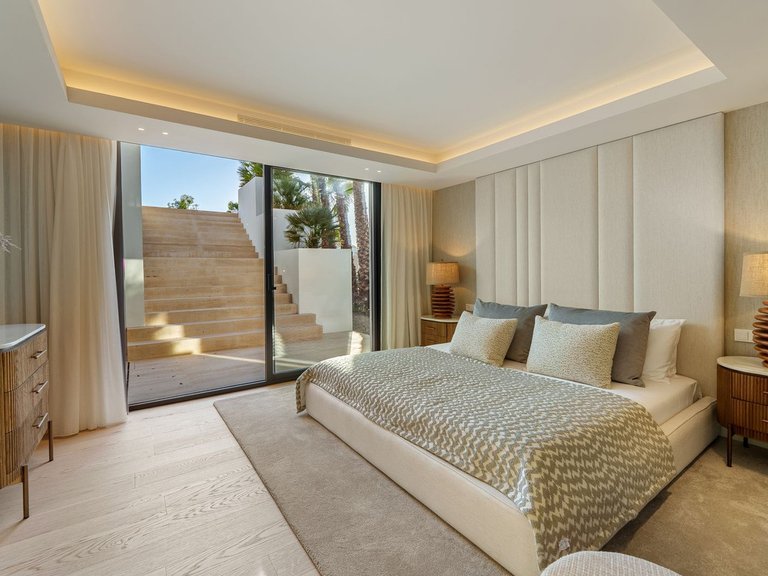 Villa for Sale in Nueva Andalucia, Malaga 34
