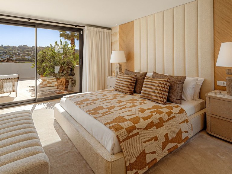 Villa for Sale in Nueva Andalucia, Malaga 41