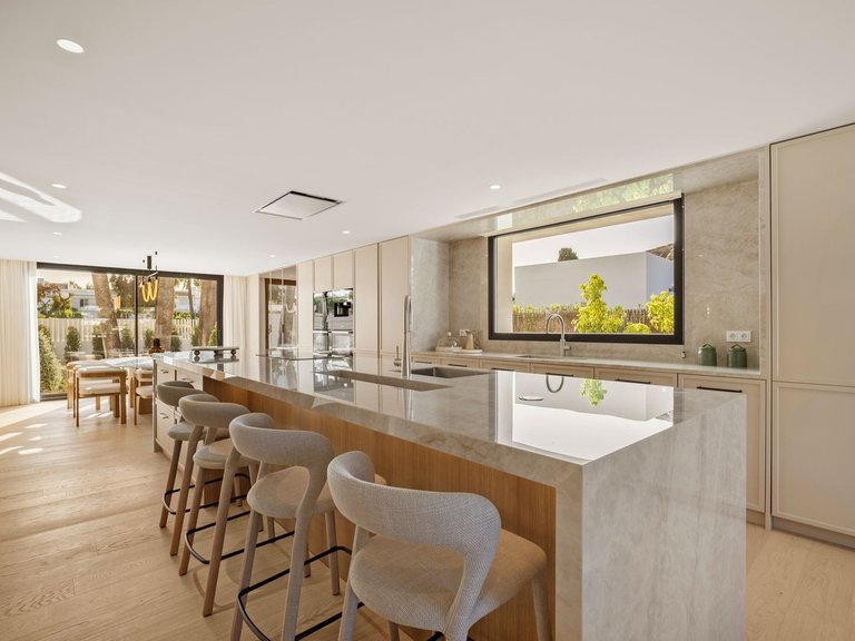 Villa for Sale in Nueva Andalucia, Malaga 46