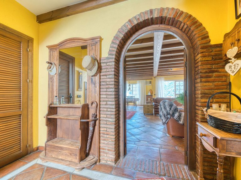 Town House for Sale in Benahavis, Malaga 19