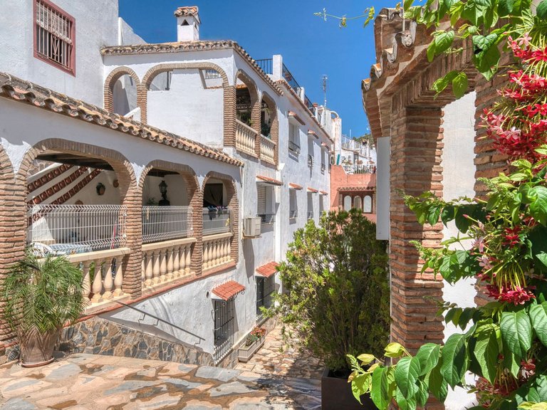 Town House for Sale in Benahavis, Malaga 2