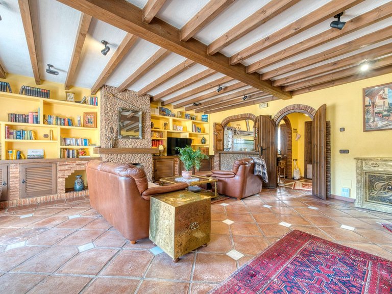 Town House for Sale in Benahavis, Malaga 12