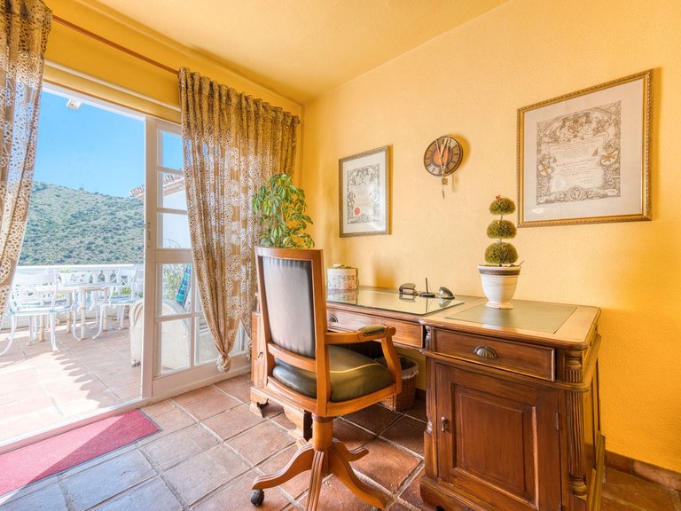 Town House for Sale in Benahavis, Malaga 22